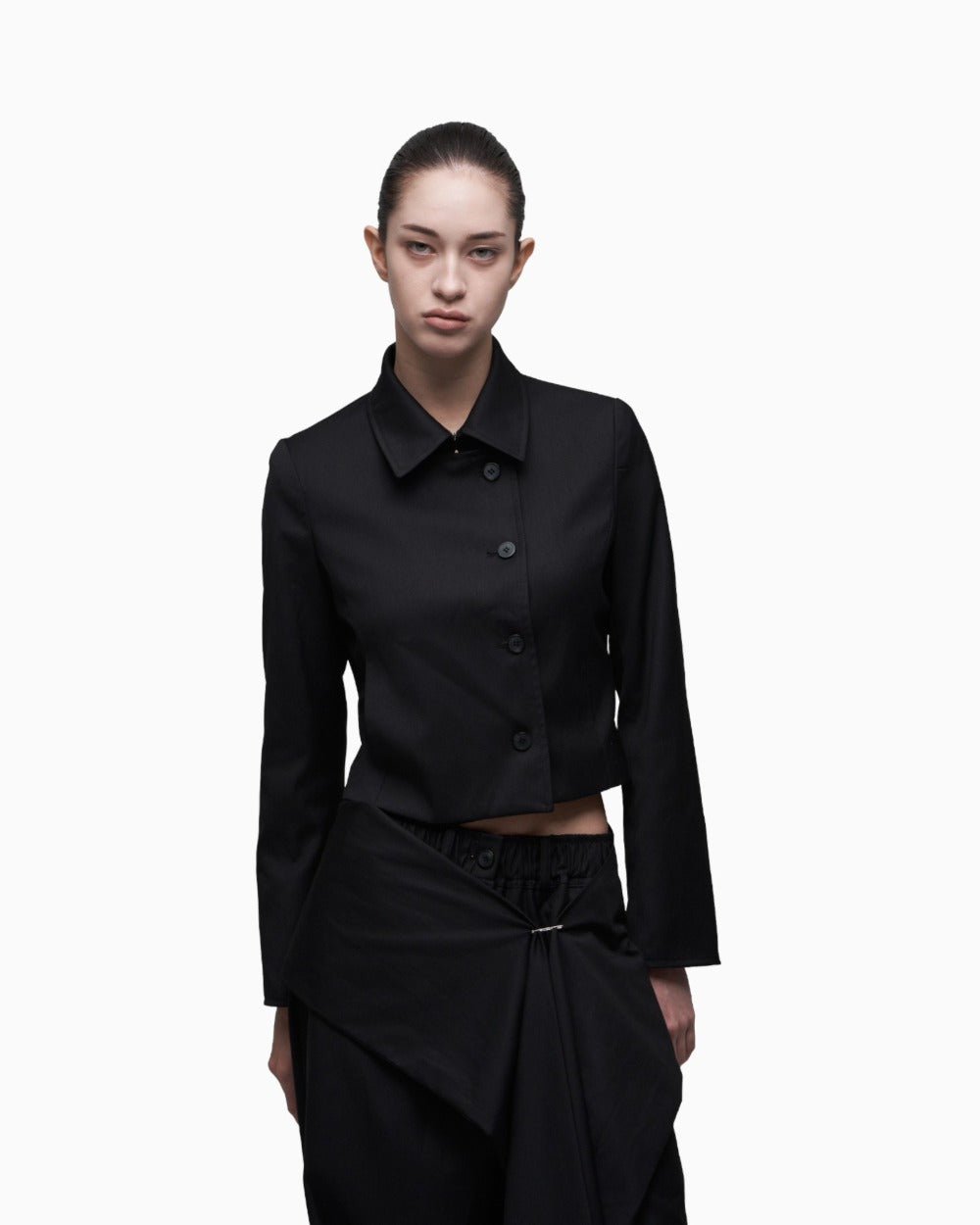 synerjyn-fw-26-tailored-cropped-blazer-black-black-black-s