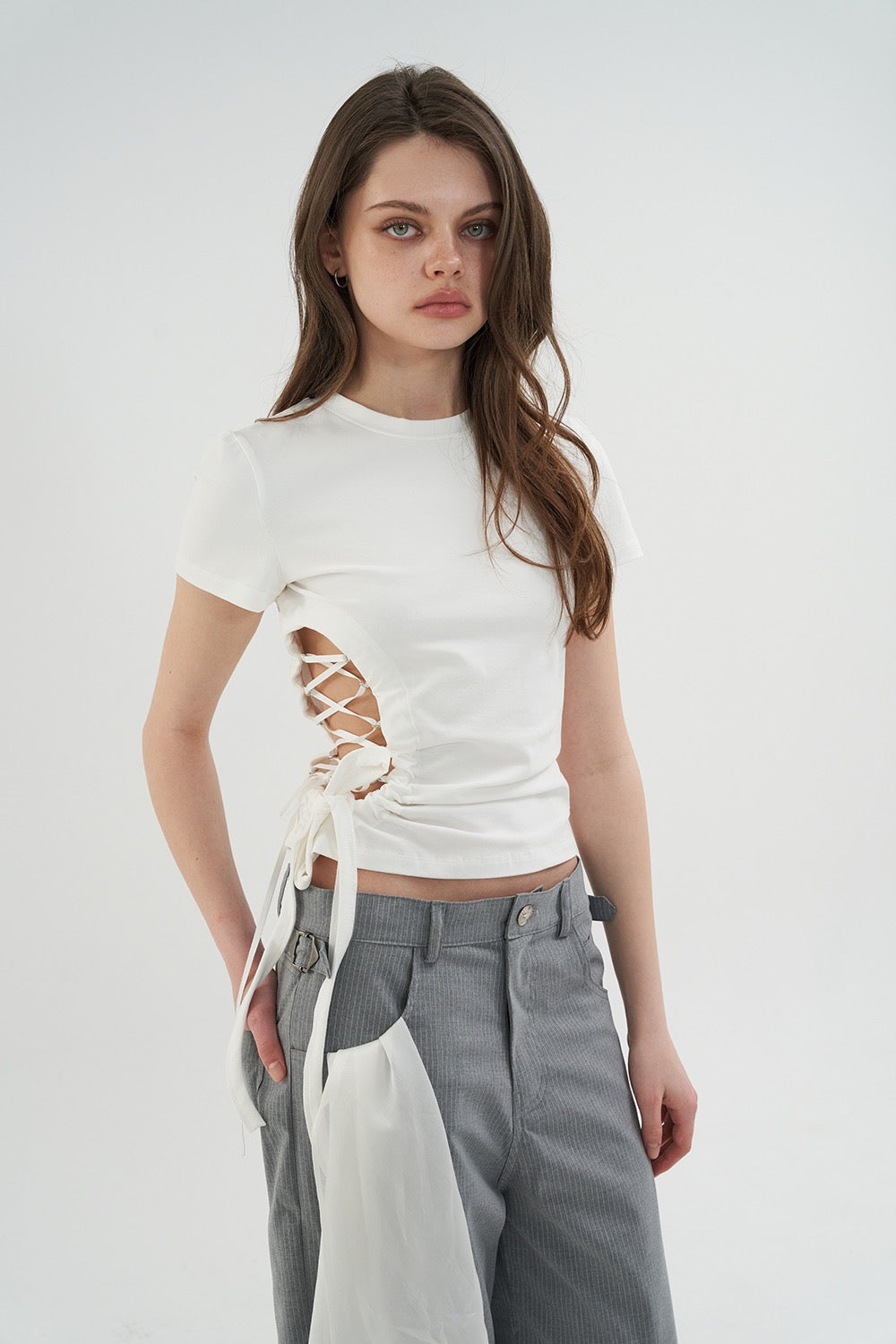 odd-one-out-ss-26-side-open-string-top-white-white-s