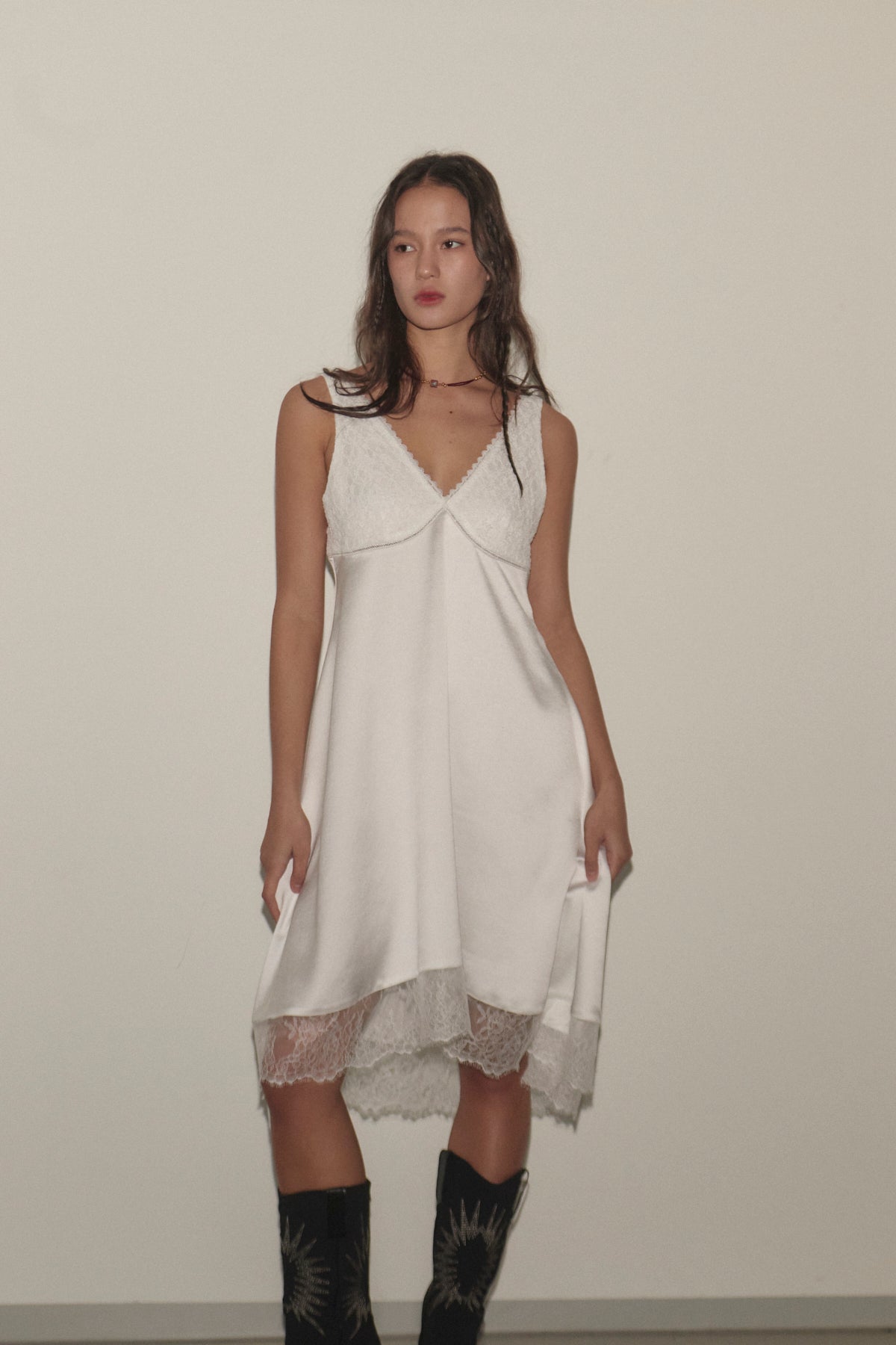 dode-ss-26-isabella-satin-lace-dress-white-s