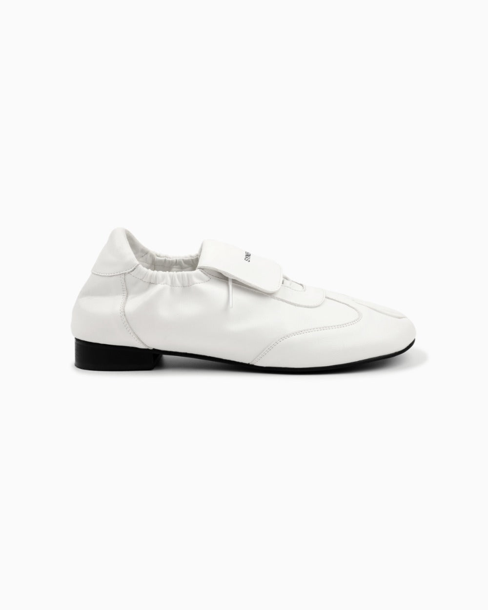 synerjyn-fw-26-flap-tabi-sneakers-white-white-s