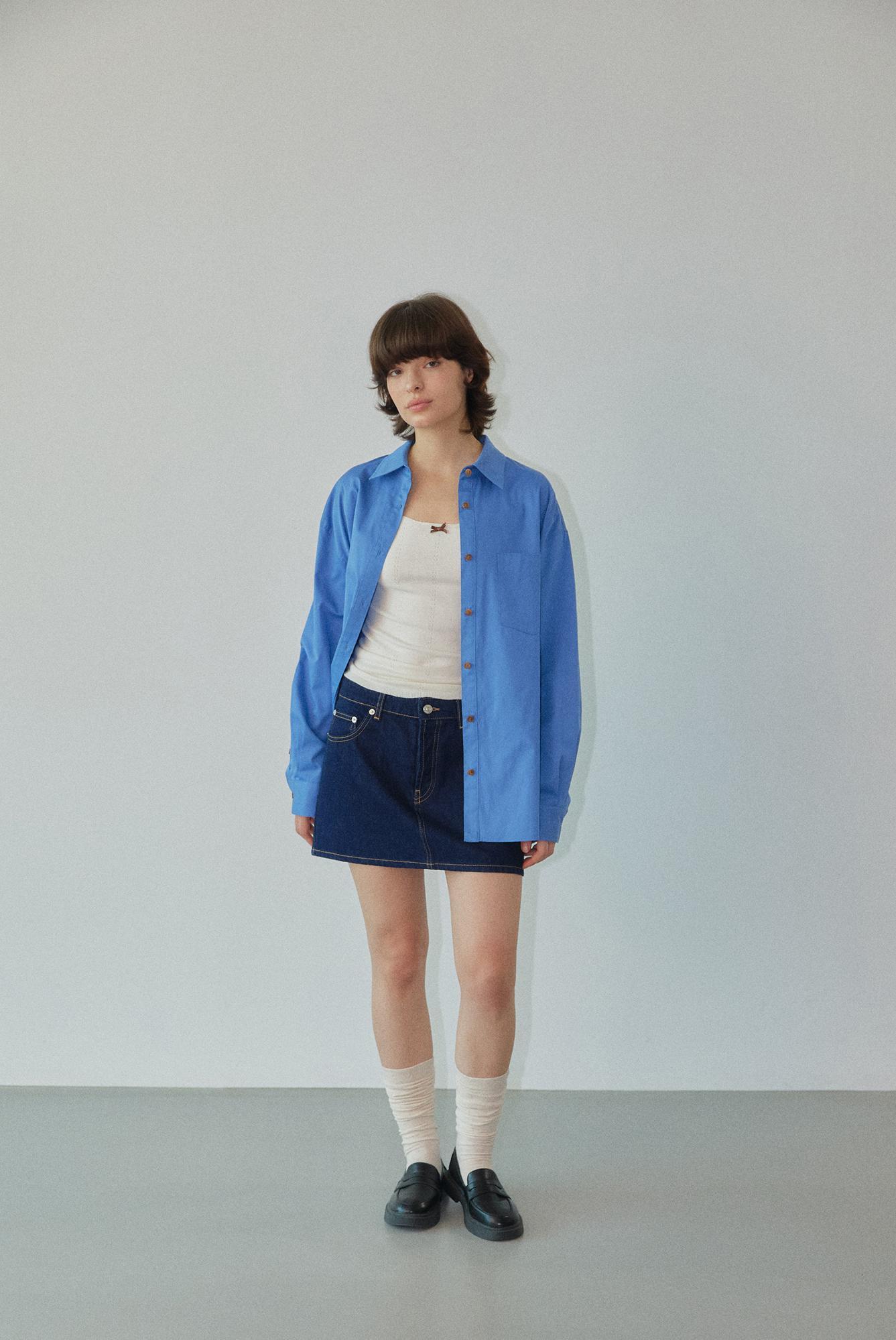 wovement-ss-25-essential-loose-fit-shirt-blue-wbdfsh001bl