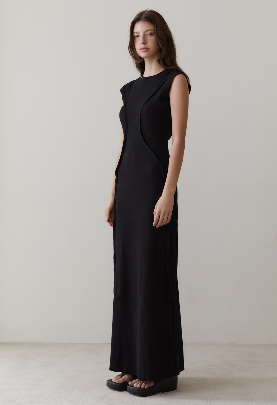 revoirsis-ss-26-rvis-cutting-maxi-dresses-black-black-s