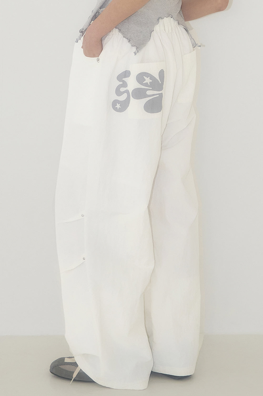 illigo-ss-25-ig-pintuck-wide-pants-white