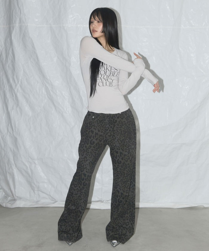 fancy-club-ss-25-leopard-boots-cut-pants-(khaki-gray)-f25qd892