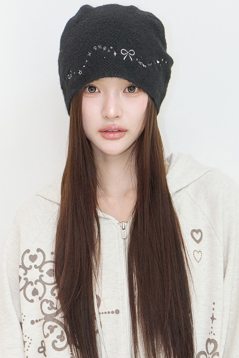 illigo-fw-26-drawing-embroidered-beanie-black-black-s