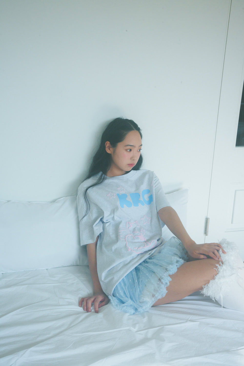 shakiri-ss-25-kirigirl-boxy-tshirt-(light-grey)