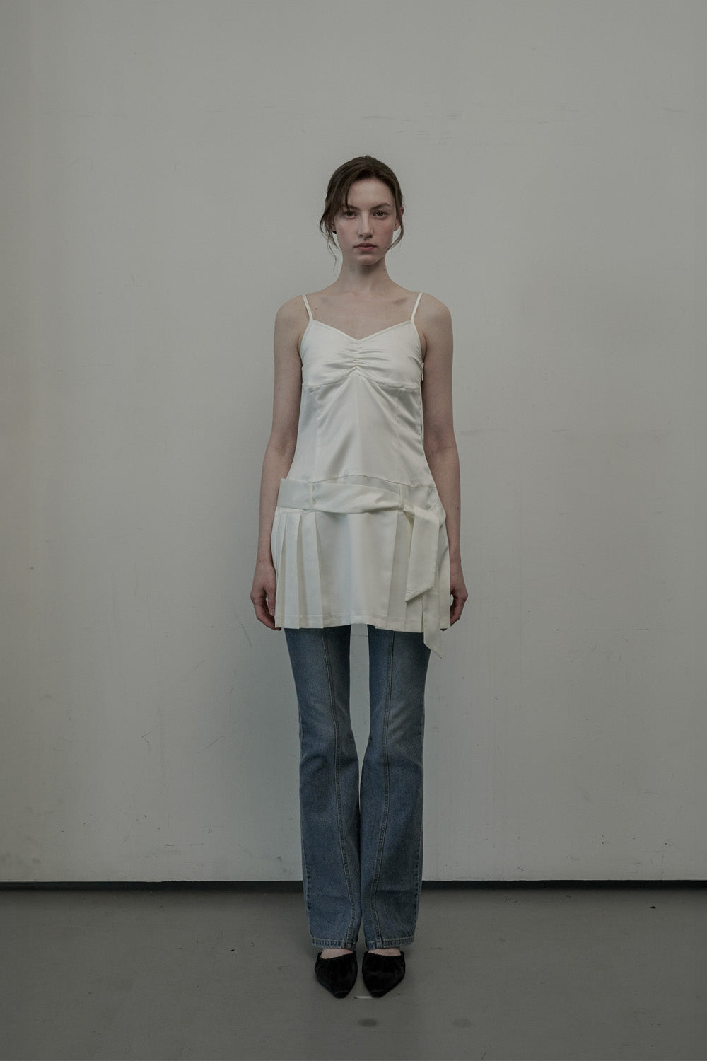 mausoleum-ss-25-satin-pleated-sleeveless-dressivory