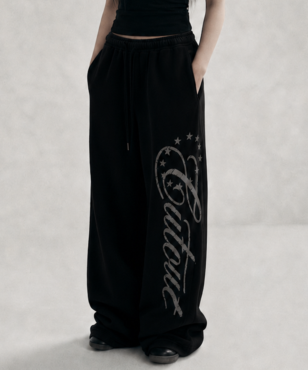 cutout-fw-26-script-graphic-sweatpants-black-black-s