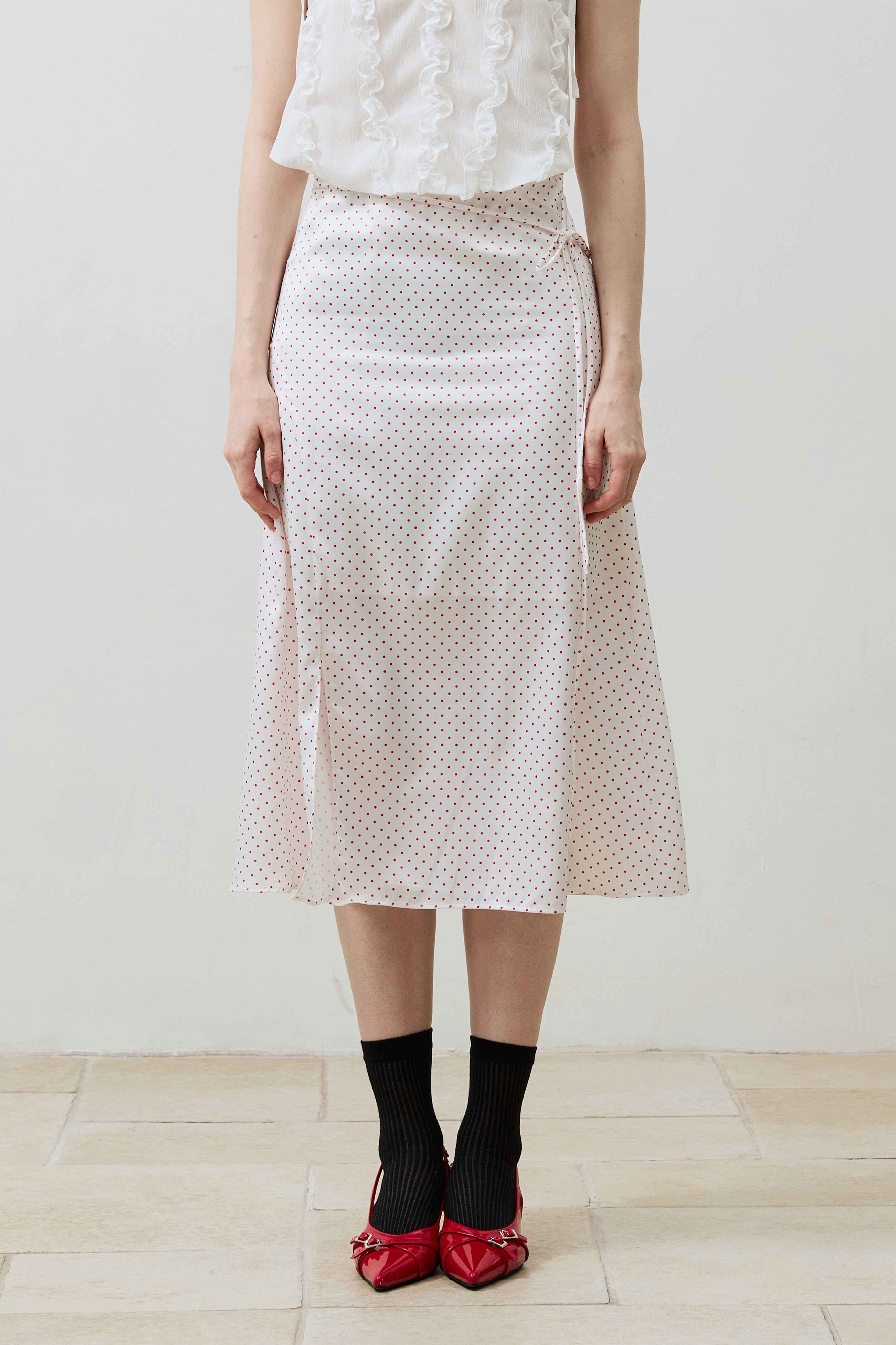 ari-ss-26-tiny-dot-slit-skirt-red-red-s