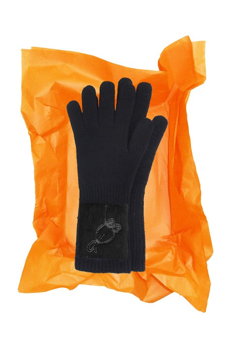 odlyworkshop-fw-24-black-fuzzywuzzy-gloves