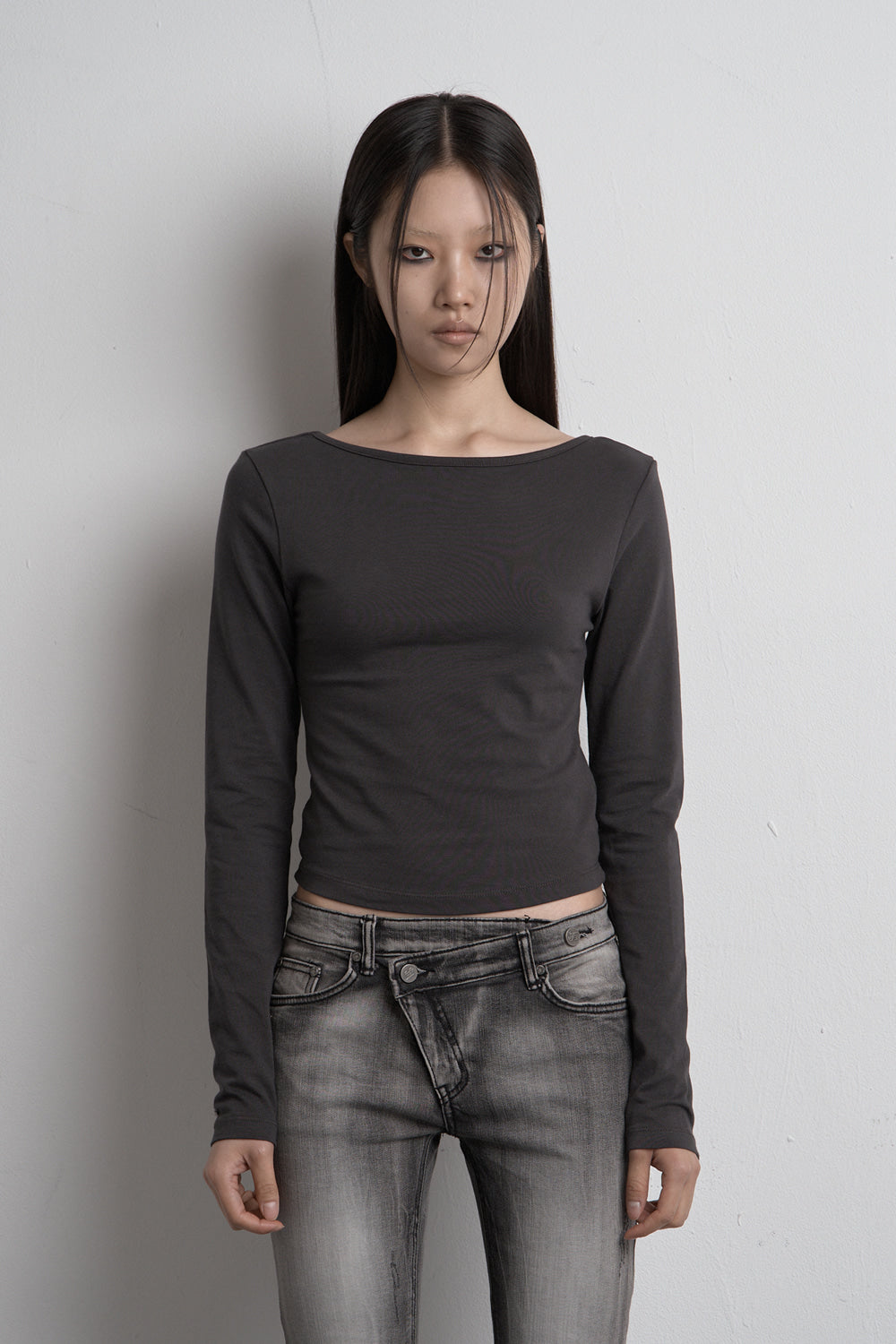 synerjyn-fw-25-two-way-buckle-long-sleeve-charcoal-charcoal-s