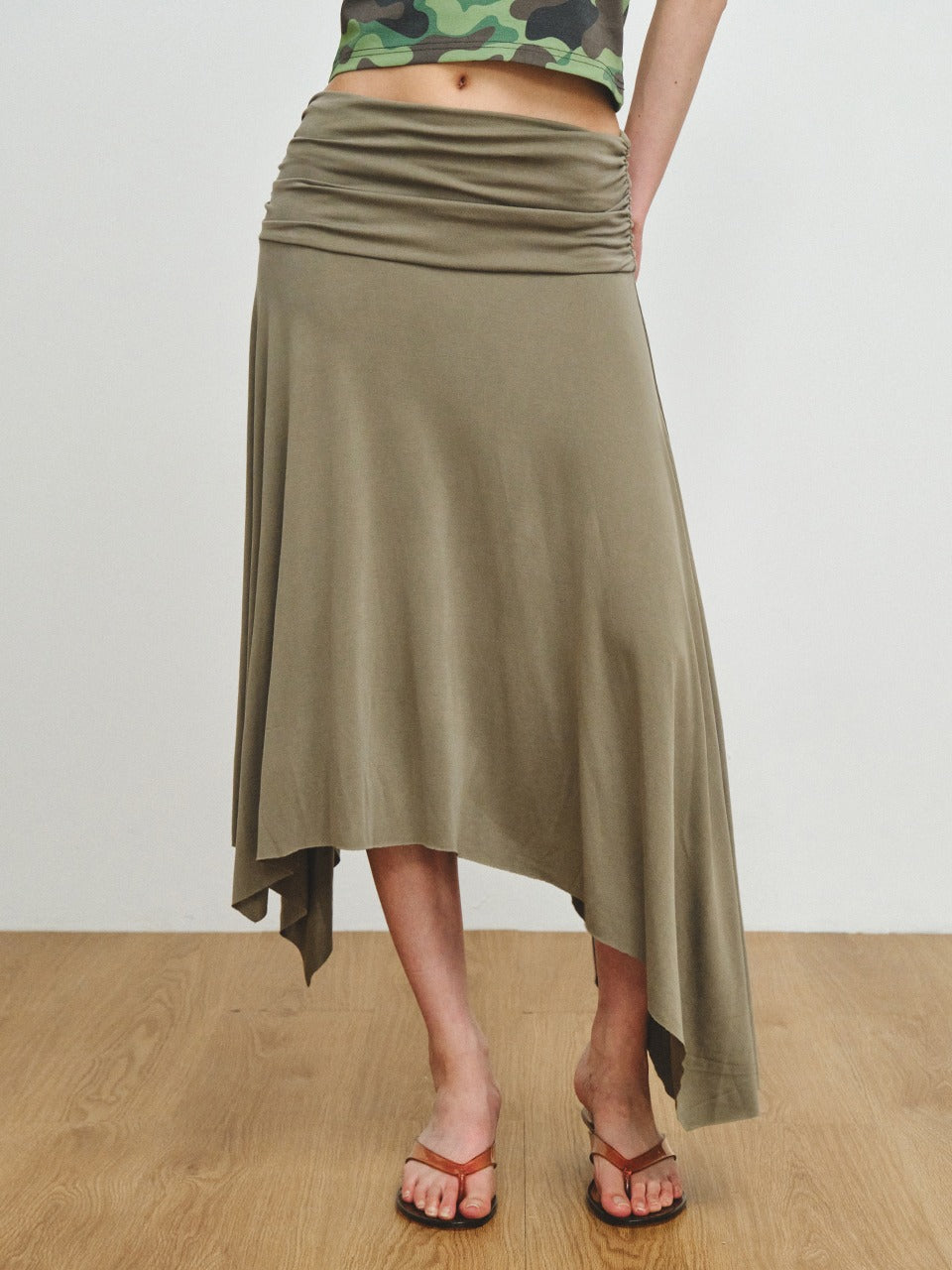 plzproject-ss-26-waist-shirring-skirt-taupe-taupe-s