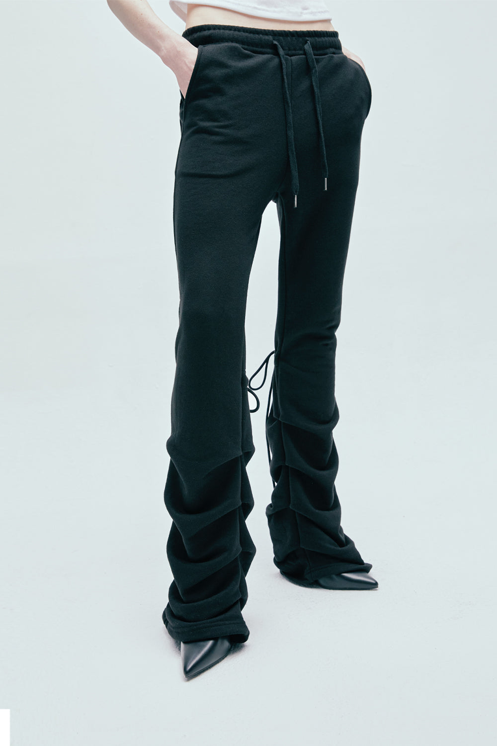 ssy-ss-26-curtain-flare-back-string-training-pants-black-s