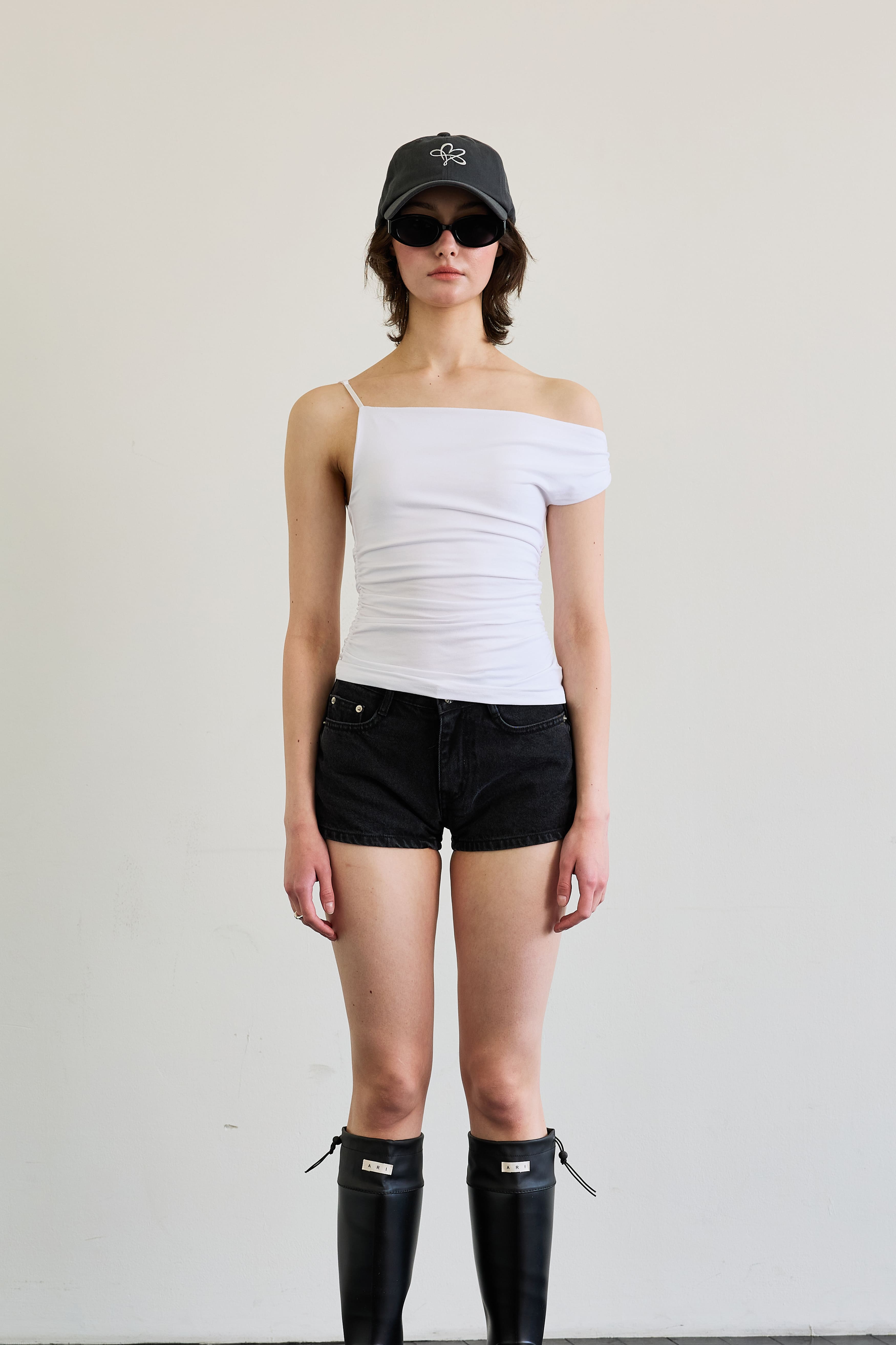 ari-ss-25-sherry-unbalance-shirrling-top-/-white