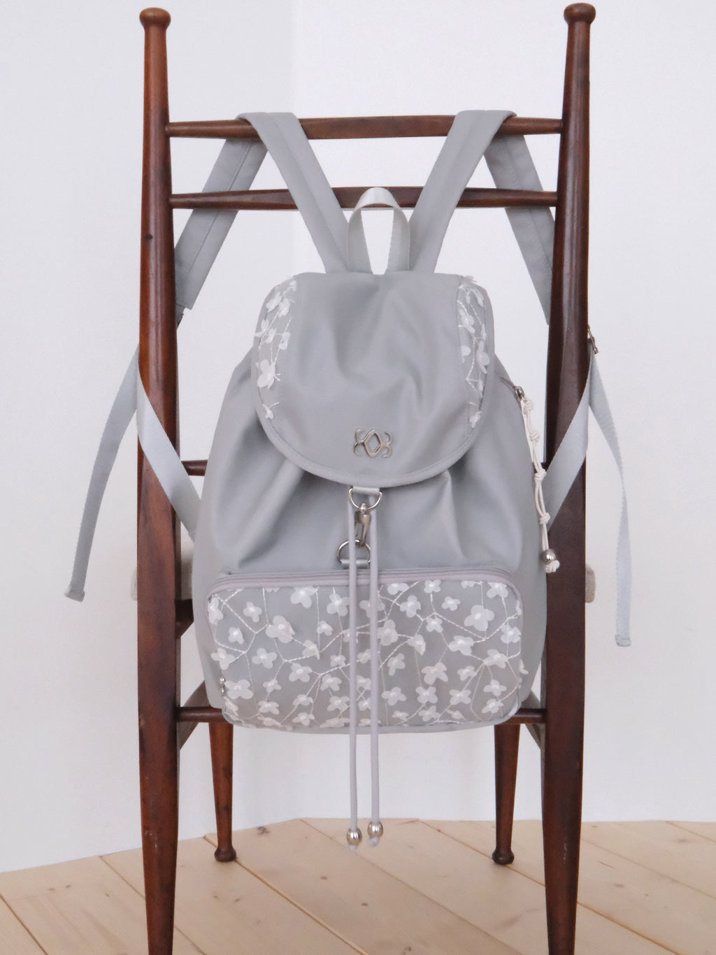 siweol107-ss-25-garden-backpack-(light-gray)