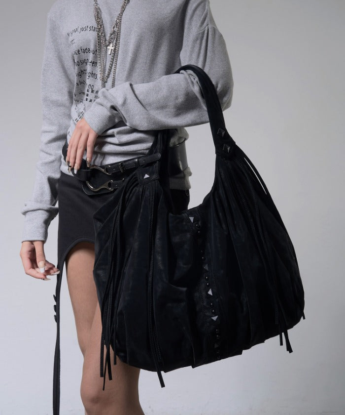 nastyfancyclub-fw-26-drape-fringe-hobo-bag-black-f26ze405-black-s