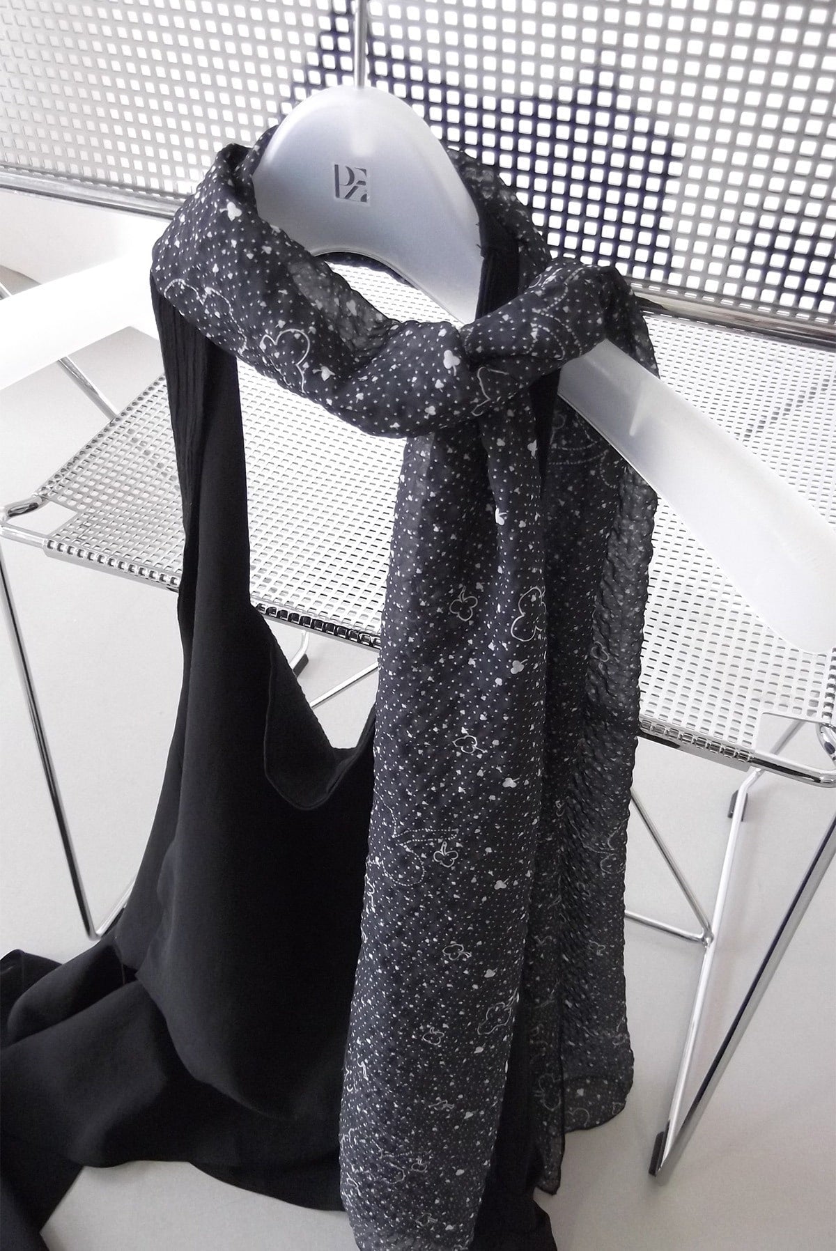 peep-ss-26-clover-dot-scarf-washed-black-washed-black-s