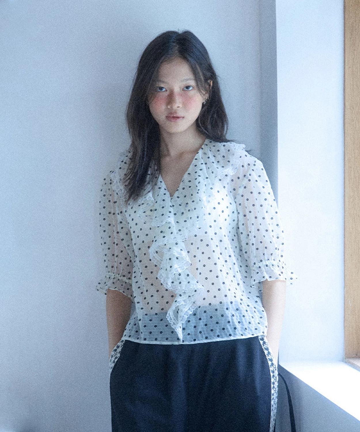 hokuspokus-ss-25-pop-corn-ruffled-blouseivory-red-s