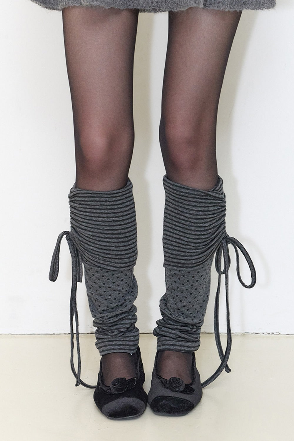 illigo-fw-26-pattern-folding-leg-warmers-charcoal-charcoal-s