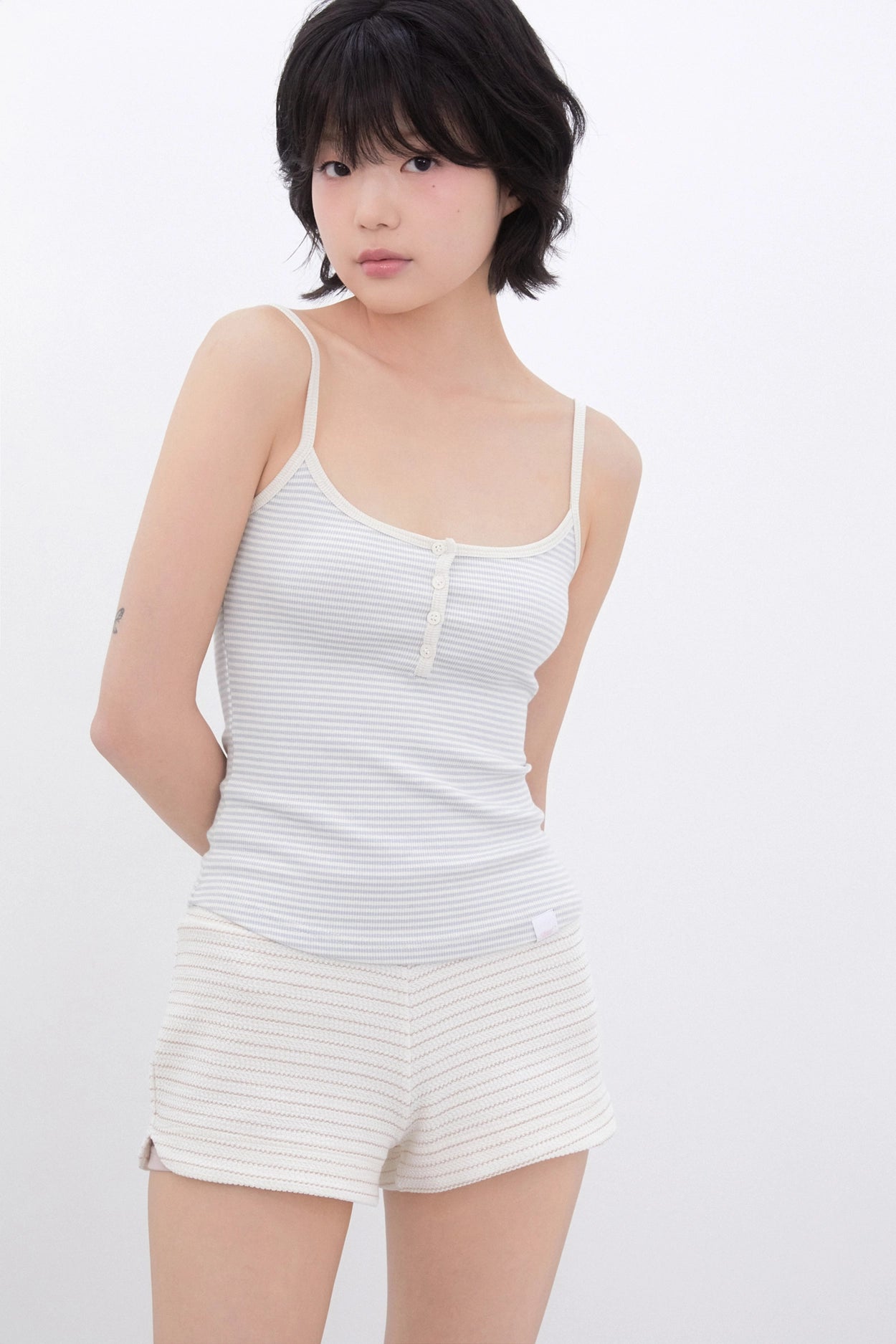 innermuseum-ss-25-stripe-button-sleeveless-(babyblue)