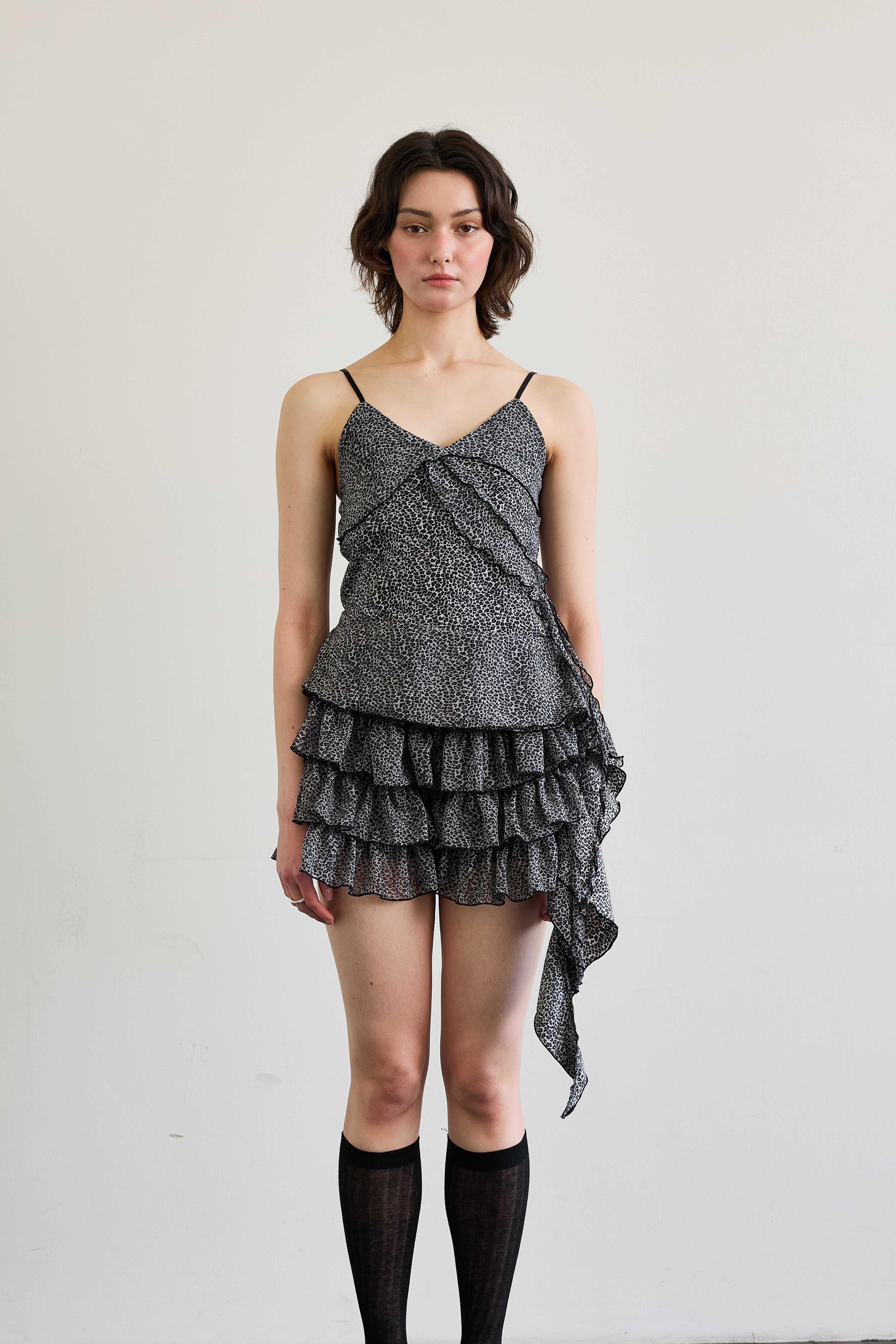ari-ss-25-leopard-frill-sleeveless-top-/-gray