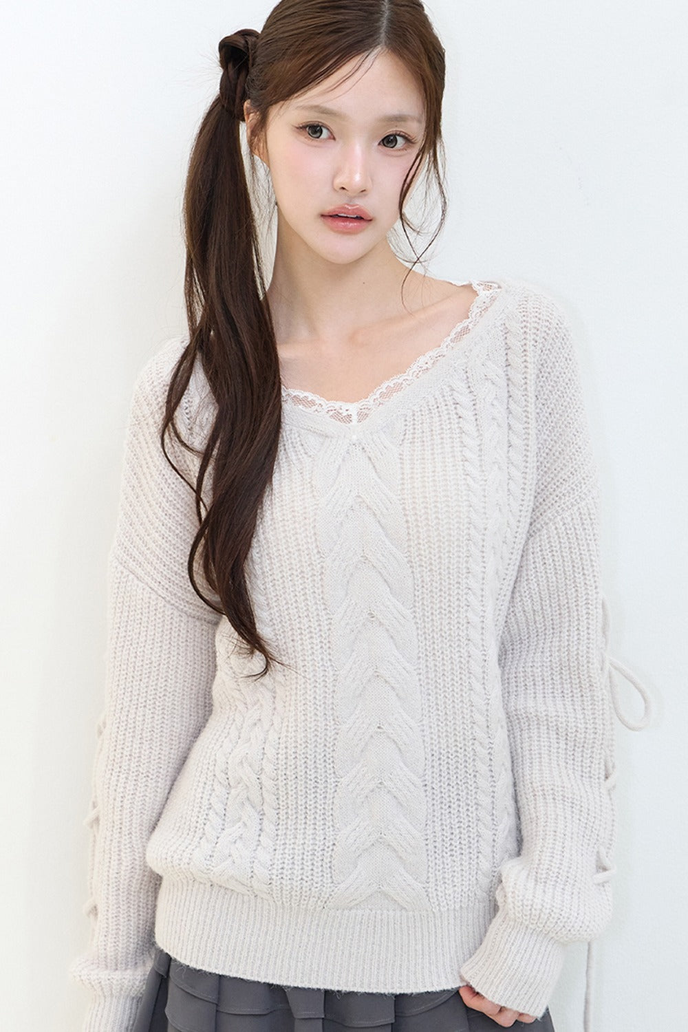 illigo-fw-26-lace-up-v-neck-knit-gray-gray-s