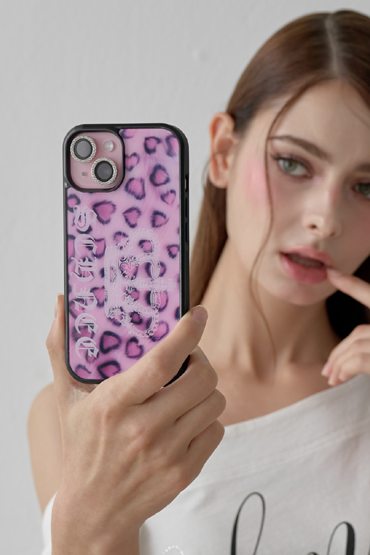 schnee-fw-25-crown-bebe-case-pink-fur-leopard-pink-fur-leopard-s