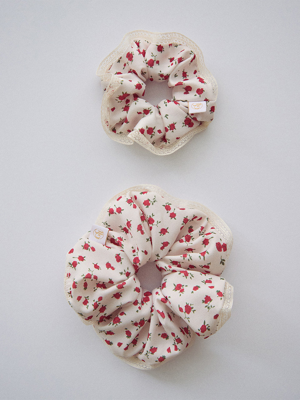 gocori-ss-26-rose-lace-scrunchie-black-s