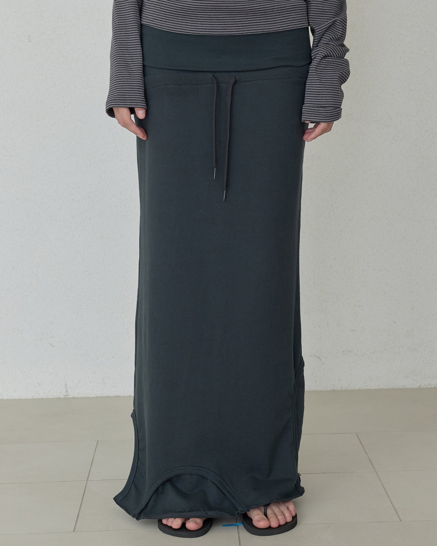 ordes-fw-25-fold-over-jersey-skirts-charcoal-charcoal-s