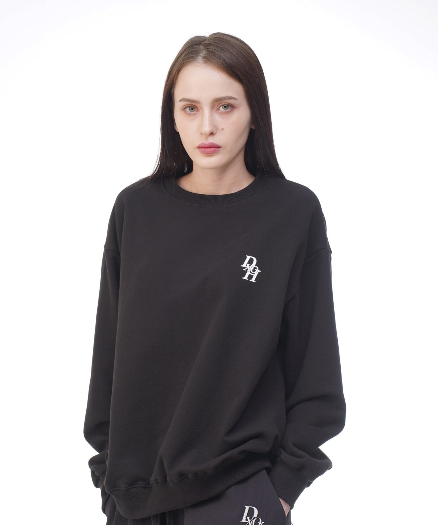 dxoh-fw-24-unisex-stack-logo-sweatshirt-black