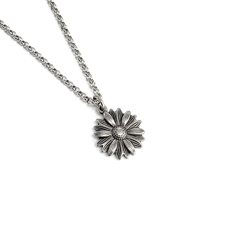 wandering-youth-ss-26-surgical-daisy-necklace-silver-s