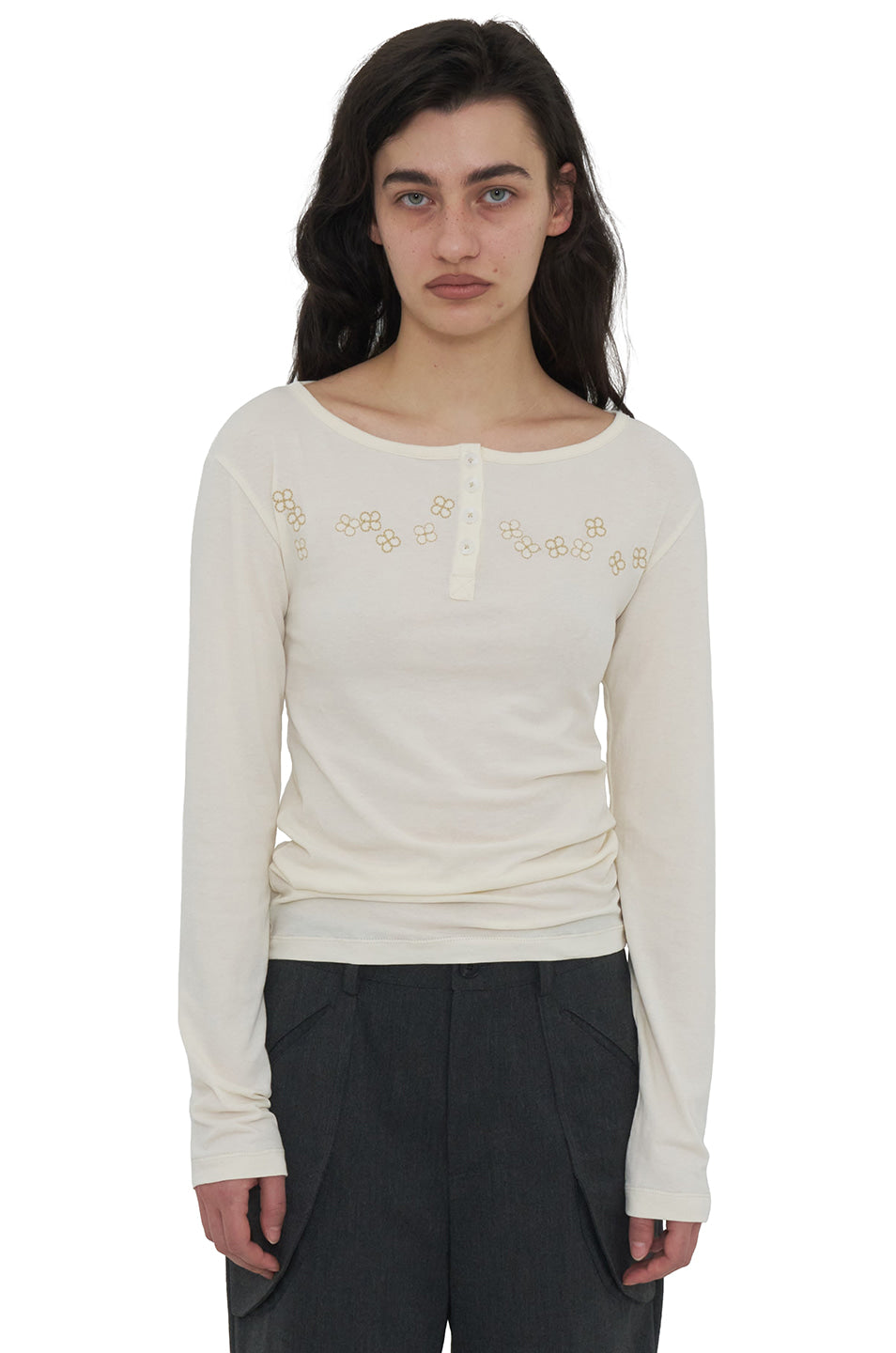 odlyworkshop-fw-26-embroidered-henley-tee-shell-shell-s