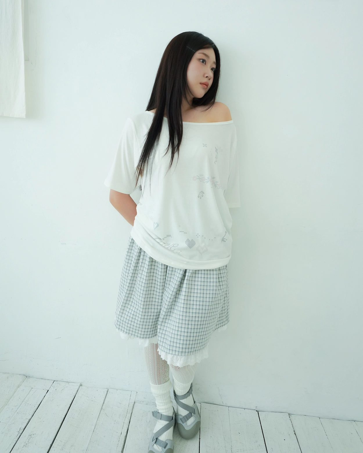 fazed-ss-25-lace-check-midi-skirt-gray-gray-s