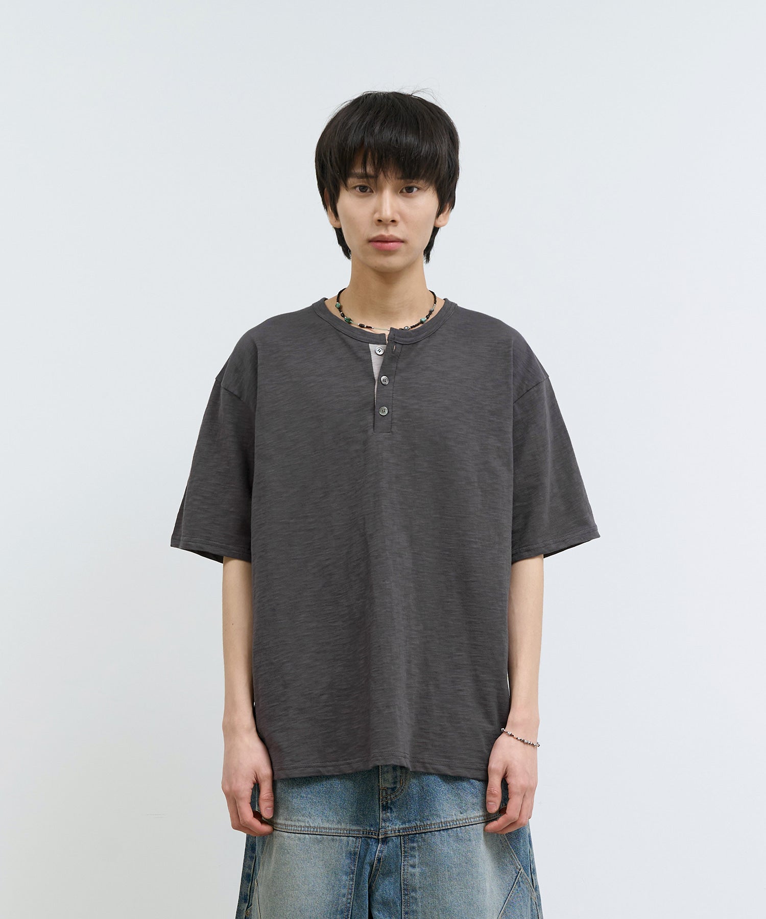 noise-ss-25-slub-cotton-henley-short-sleeve-t-shirt-charcoal-charcoal-s