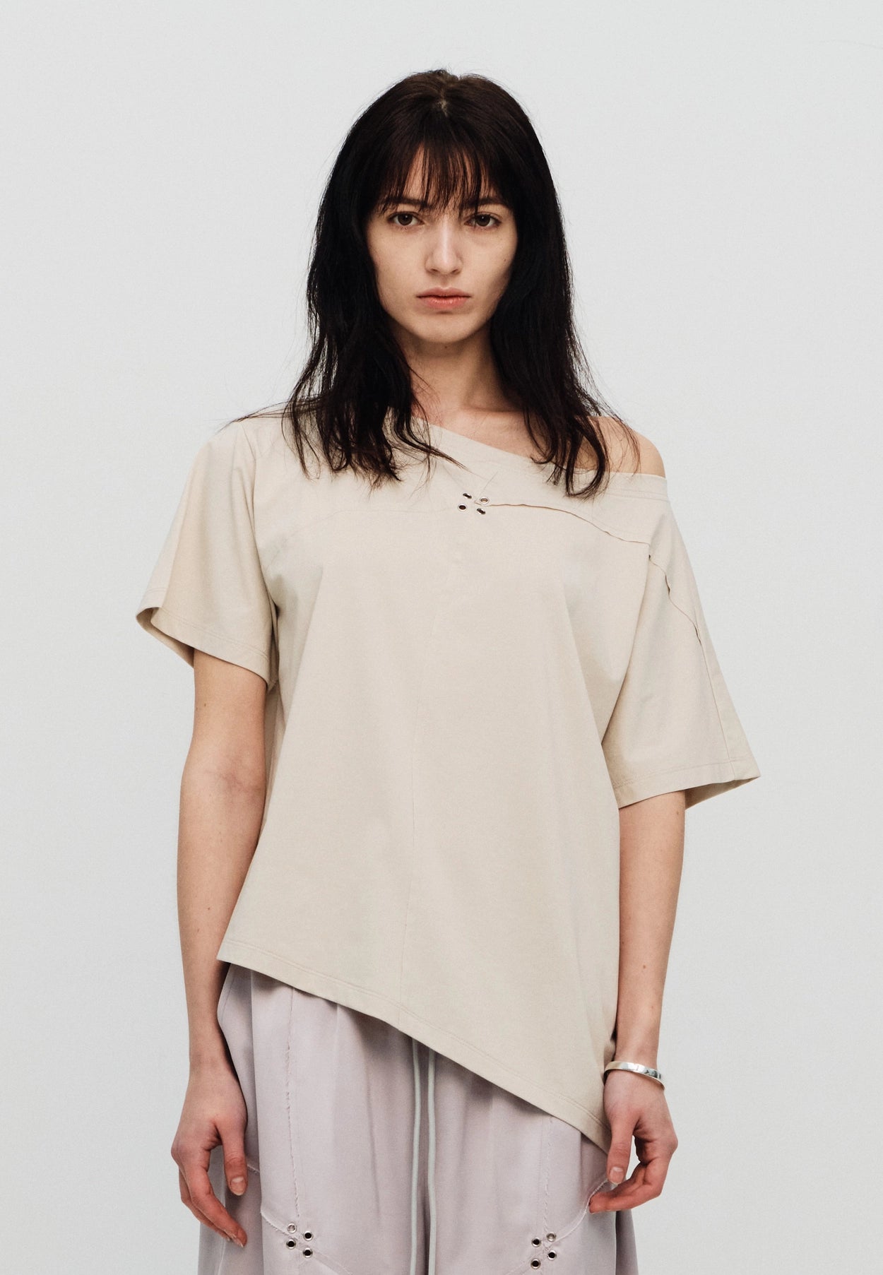 sealot-ss-25-signature-cut-eyelet-one-shoulder-half-sleeve-top-beige-beige-o