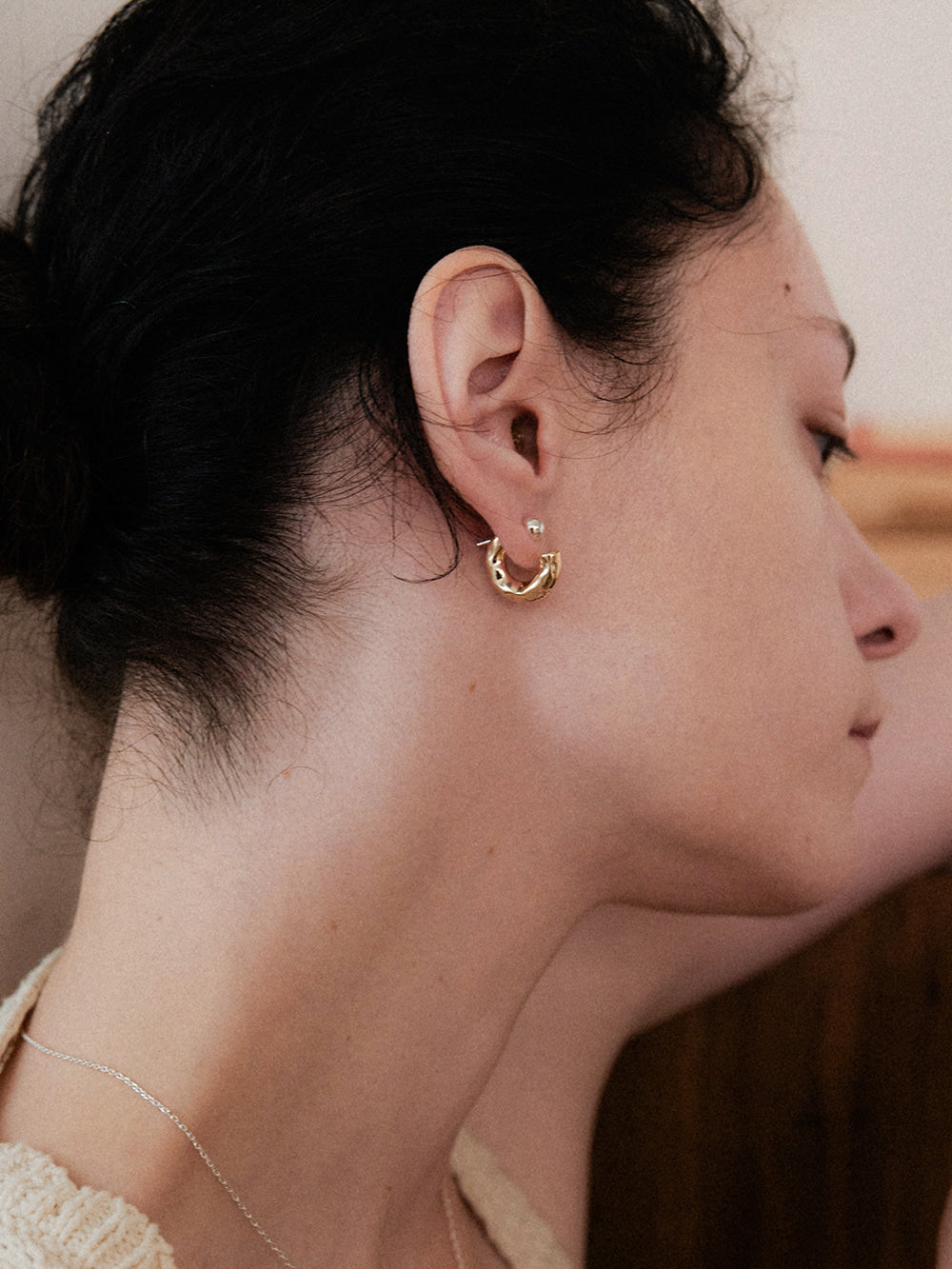 midnight-moment-ss-26-bumpy-curve-earring-combi-black-s