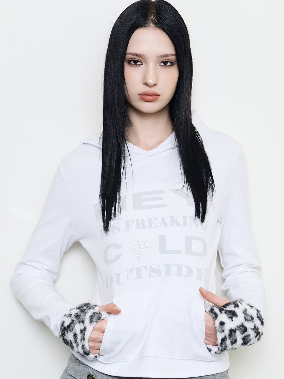luv-is-true-fw-25-ev-fur-hood-t-shirt-white-white-s