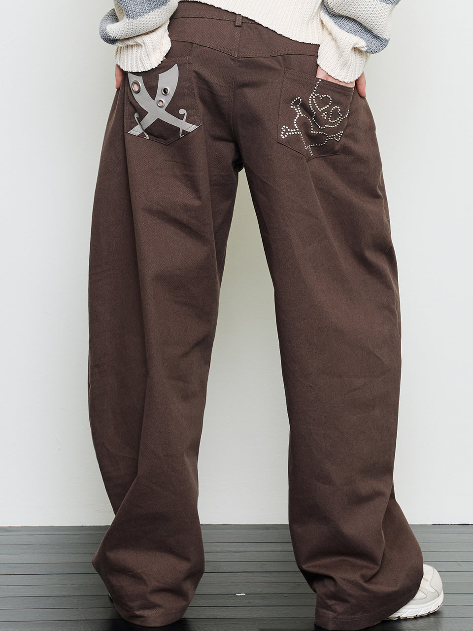 luv-is-true-fw-25-ev-skeleton-layered-pants-brown-brown-s