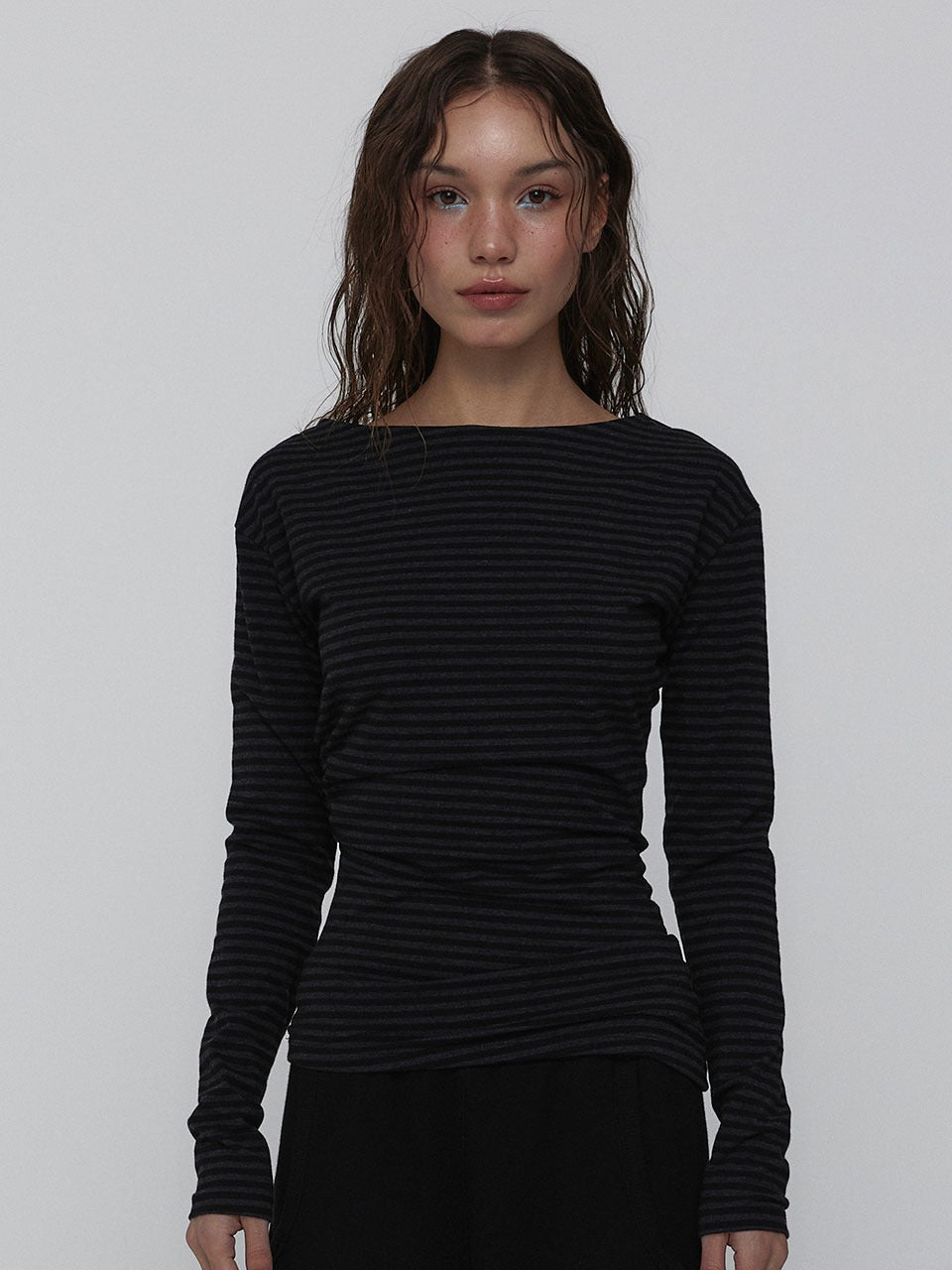 visus-ss-25-side-shirring-stripe-top_charcoal