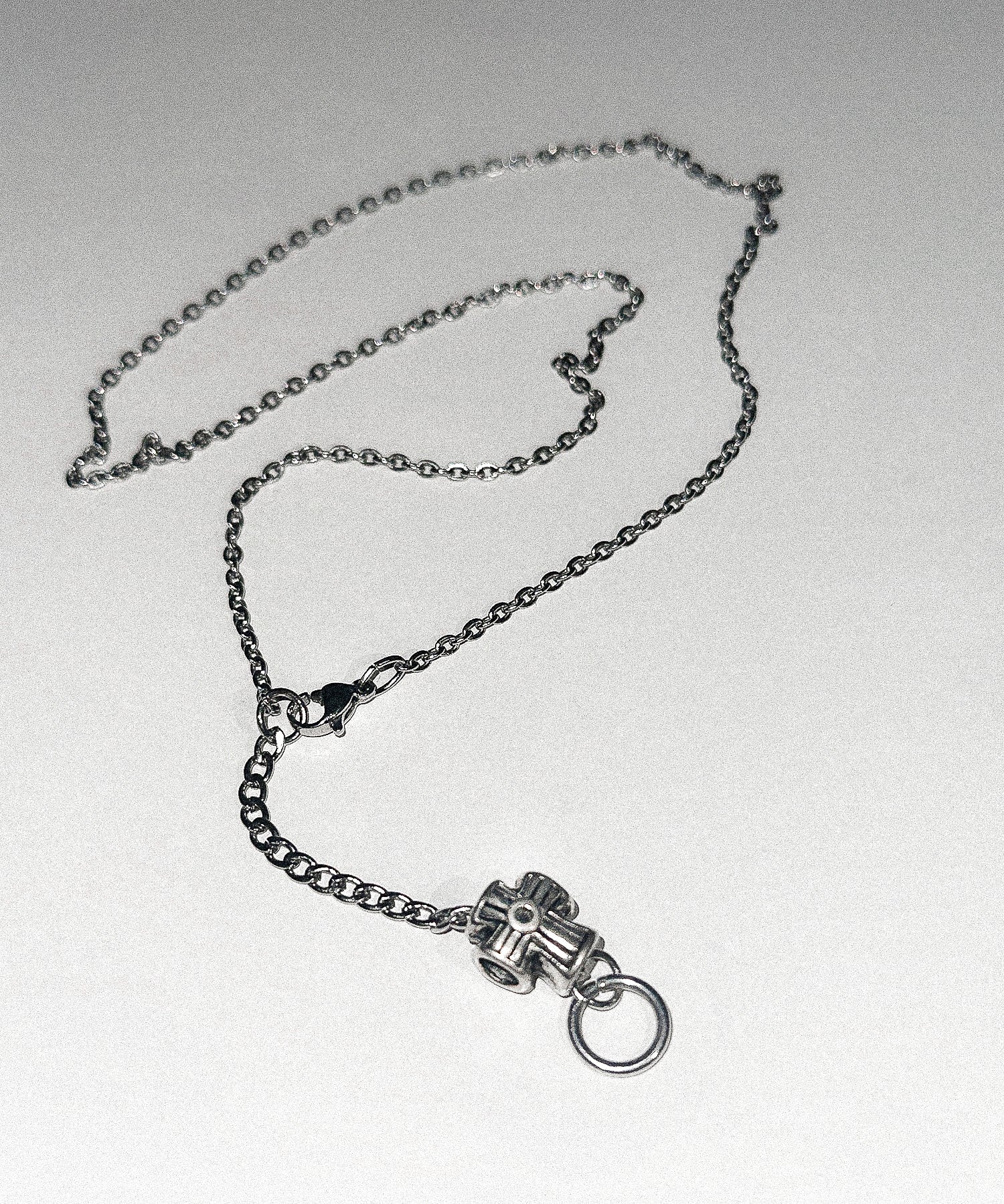 eessay-fw-25-midnight-cross-necklace-silver-s