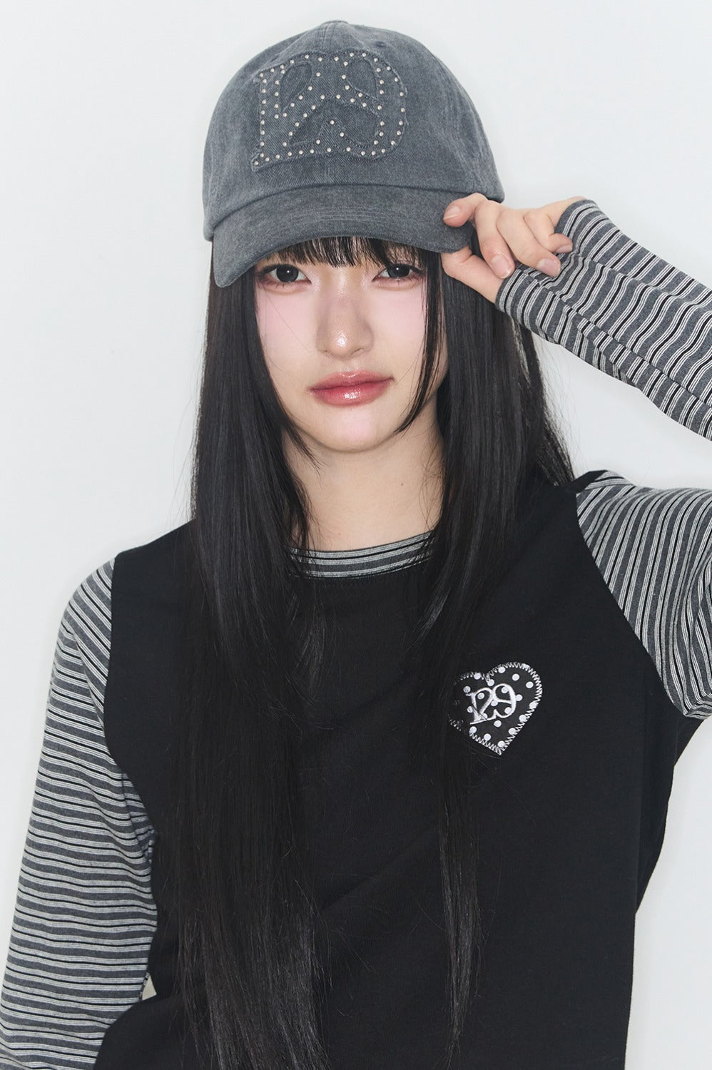 illigo-ss-26-129-appliqu-stud-ball-cap-charcoal-charcoal-s