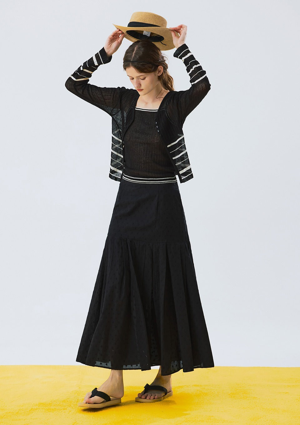 opendoorstudio-ss-25-embroidery-flare-skirt-black