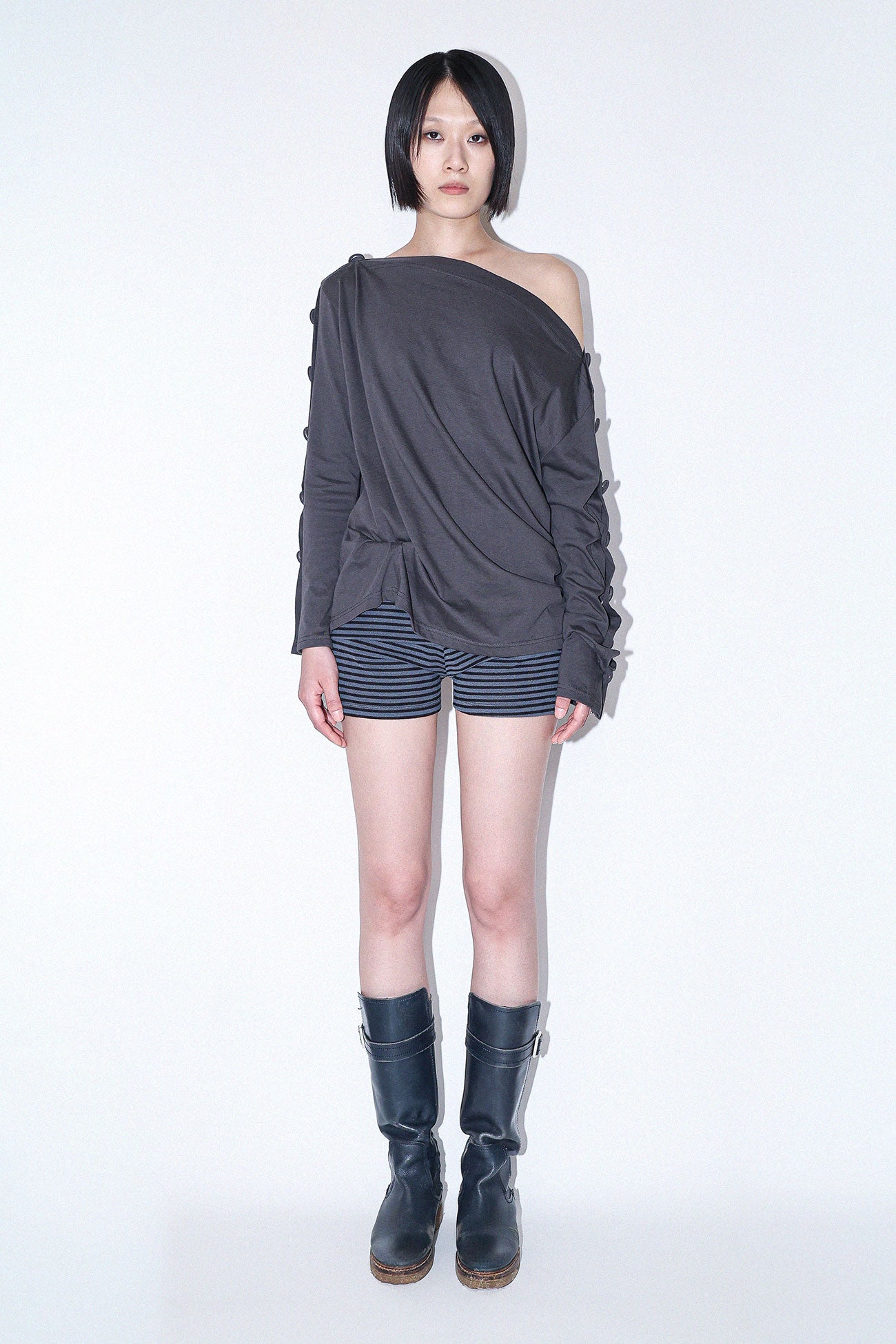 jaeshin-ss-26-button-long-sleeve-top-charcoal-charcoal-s