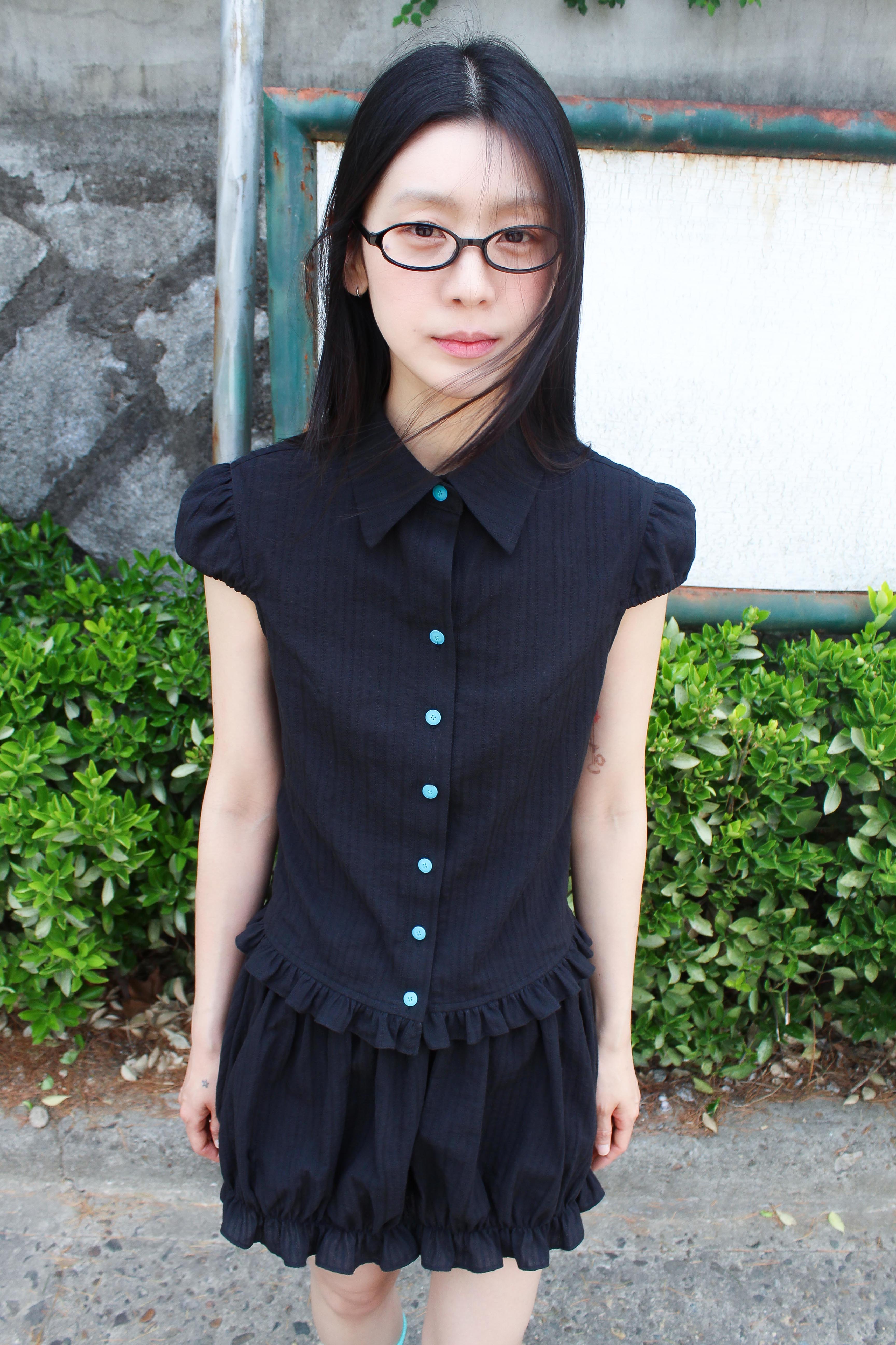 eeum-ss-25-momo-shirt