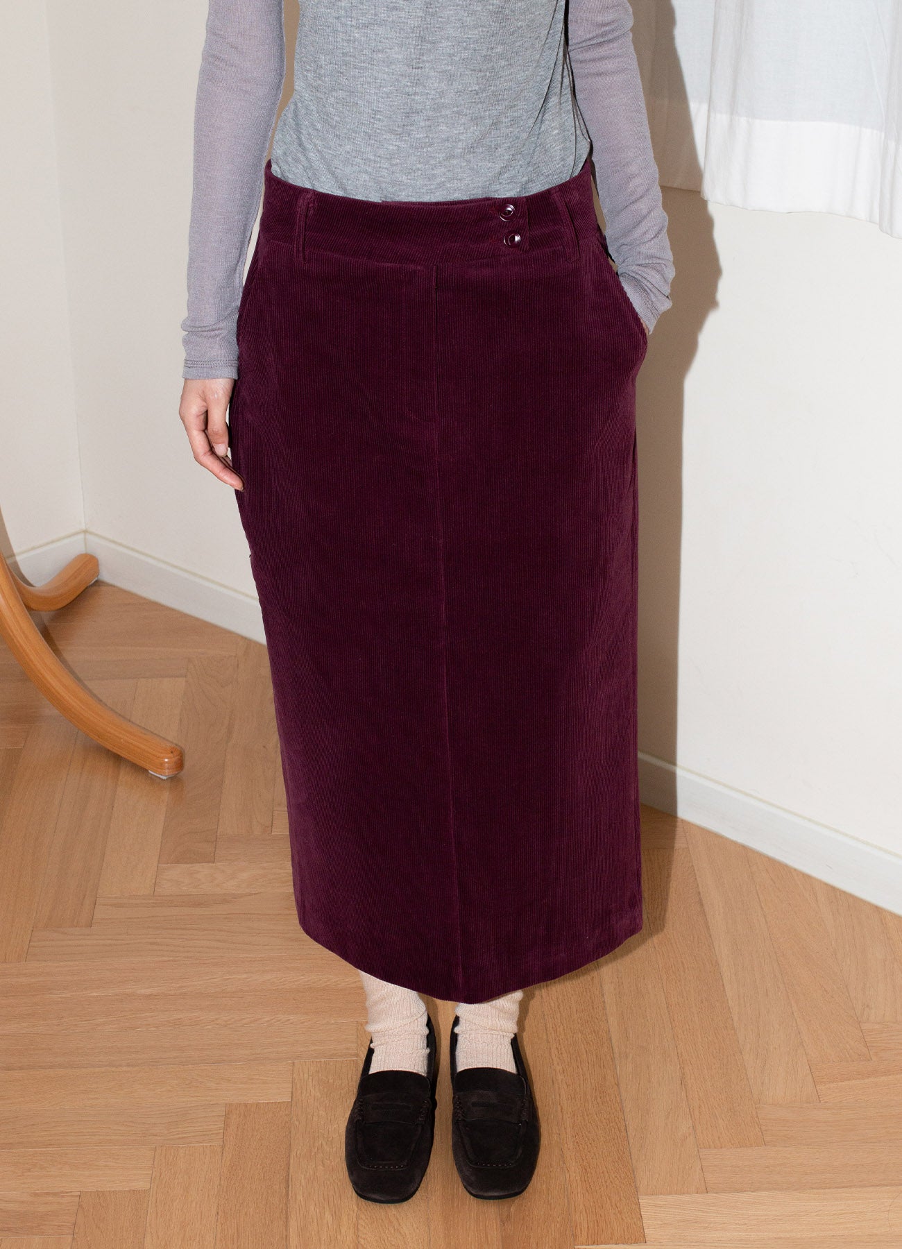 yahn-sisi-fw-25-double-button-corduroy-skirt-grape-grape-s