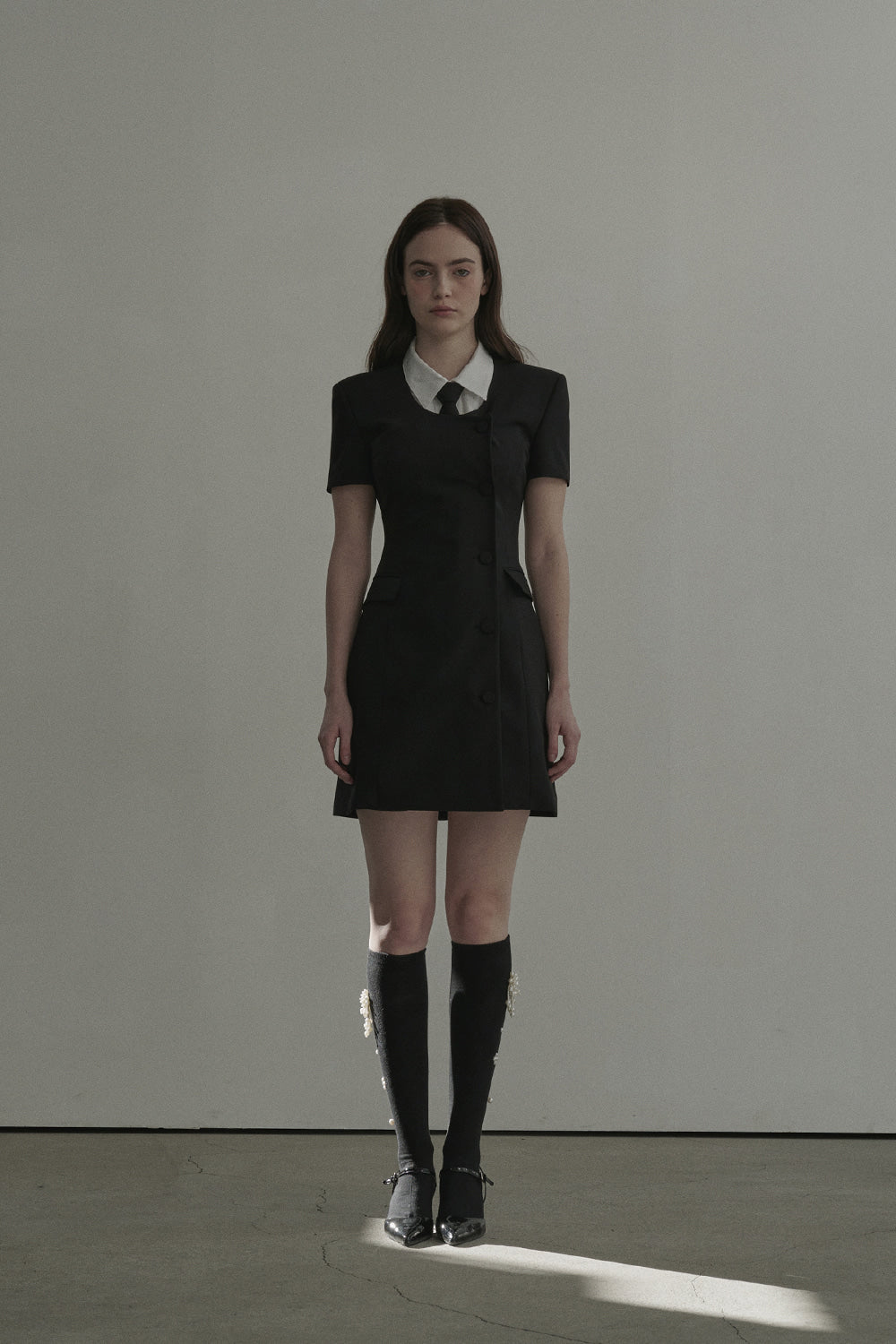 mausoleum-ss-25-jenn-round-neck-half-sleeve-suit-jacket-dressblack