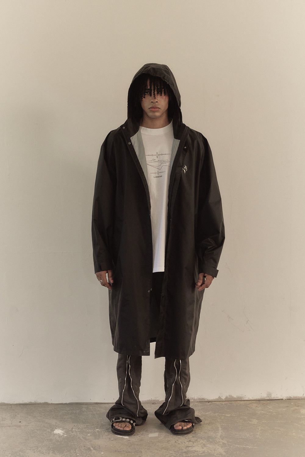 libere-ss-26-oversized-rain-coat-black-black-s
