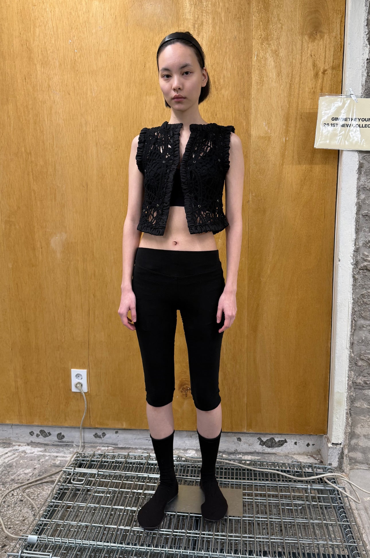 gimmetheyoung-ss-26-g-shirring-trim-knit-vest-black-black-s
