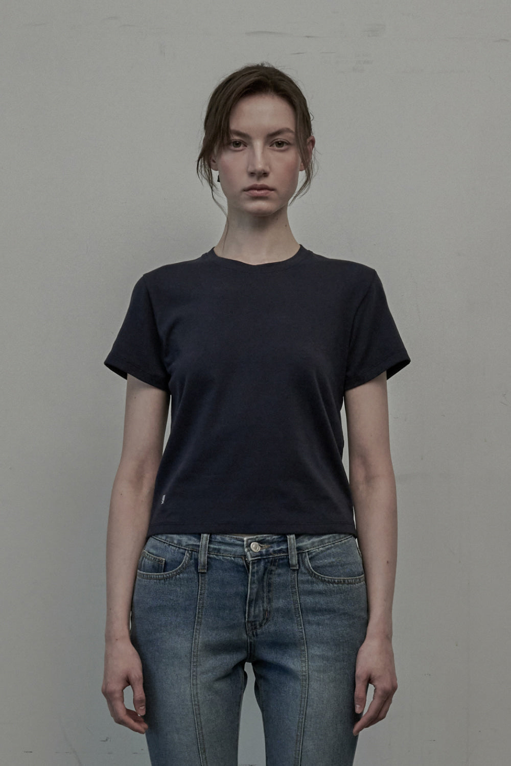 mausoleum-ss-25-logo-embroidered-tshirtnavy