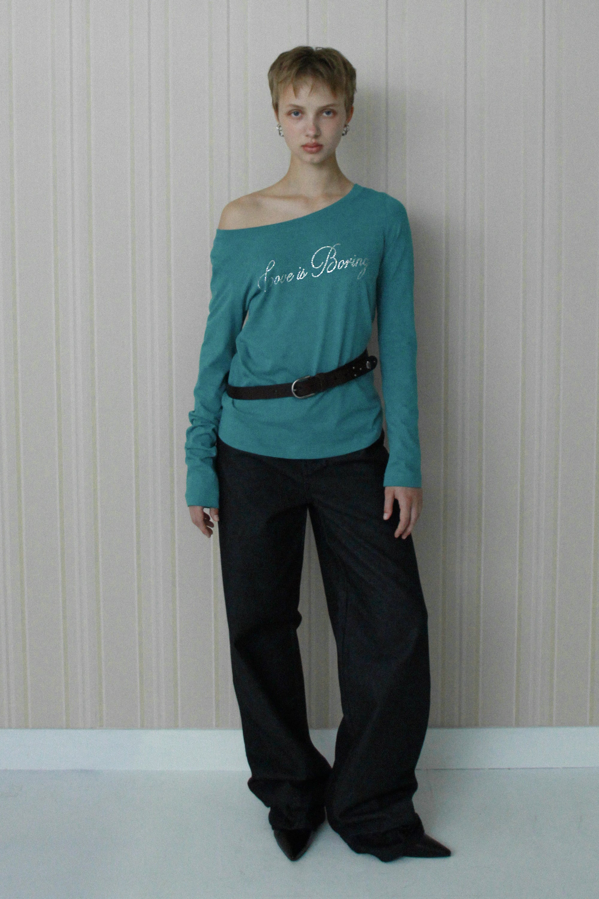 venecy-fw-25-love-is-boring-long-sleeve-green-s